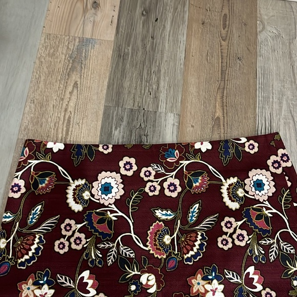 Loft Outlet Womens Skirt Pencil Red Floral Size 14 Floral Burgundy Skirt career - Picture 7 of 7